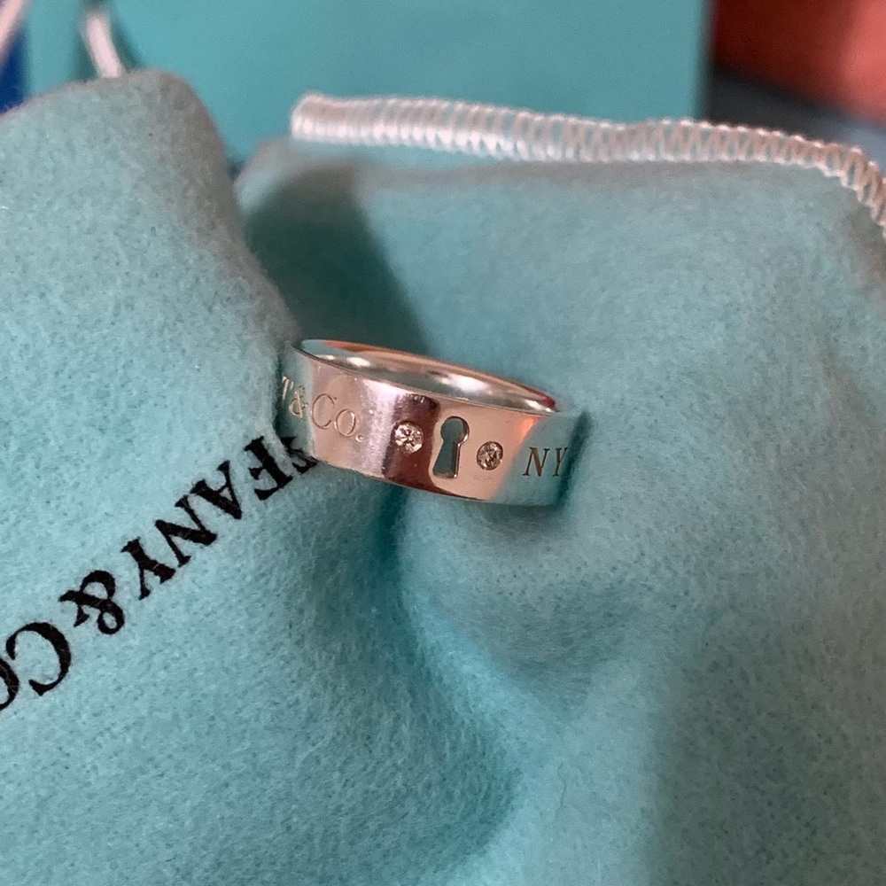 TIFFANY & CO LOCK RING WITH 2 DIAMOND